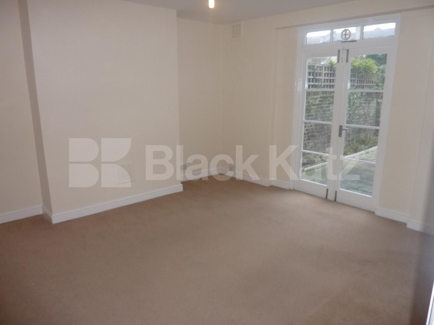 			NEW INSTRUCTION!, 1 Bedroom, 1 bath, 1 reception Flat			 Liverpool Road, HOLLOWAY